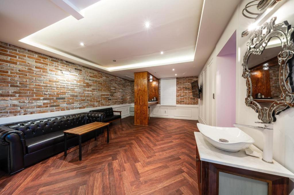 Gray Hotel Puszan Kültér fotó