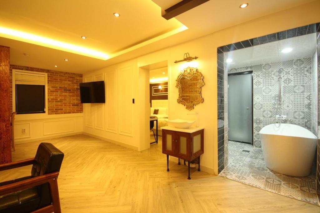 Gray Hotel Puszan Kültér fotó